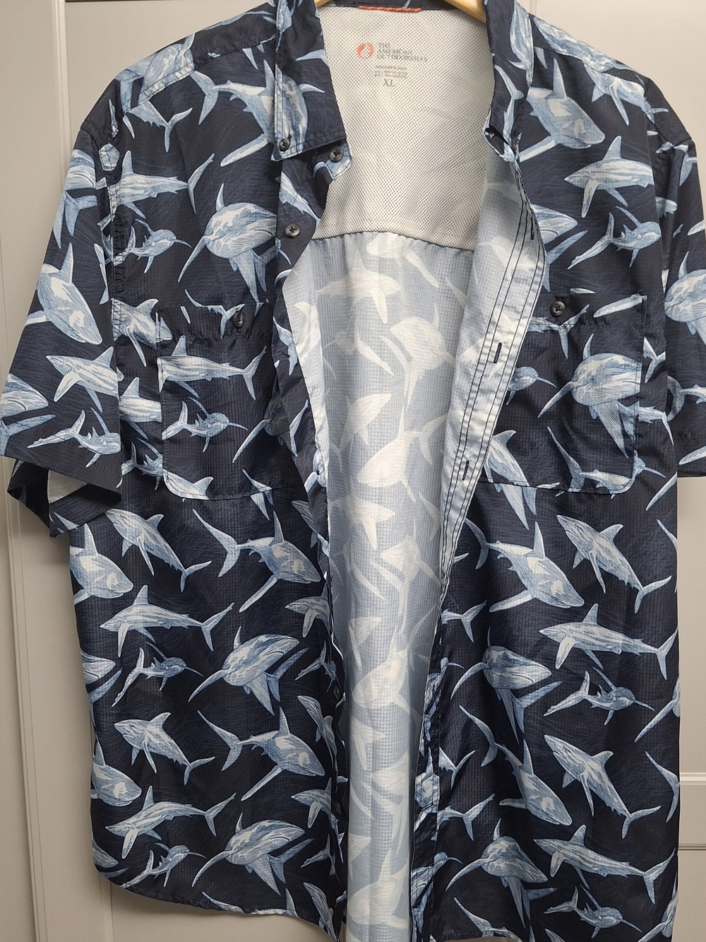 Man XL Shirt Navy Sharks Theme Cruise Hawaiian Button Down Short Sleeve Ocean